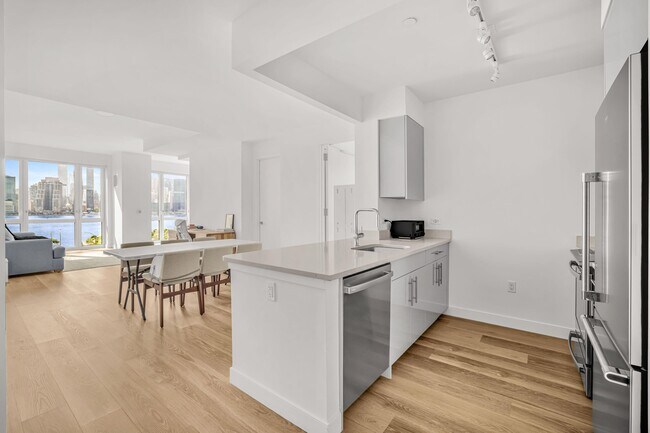 2-20-20 Malt Dr in Queens, NY - Building Photo - Building Photo