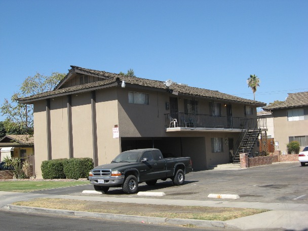 112 Washington Ave in Bakersfield, CA - Foto de edificio - Building Photo