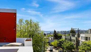 6704 15th Ave NW in Seattle, WA - Foto de edificio - Building Photo