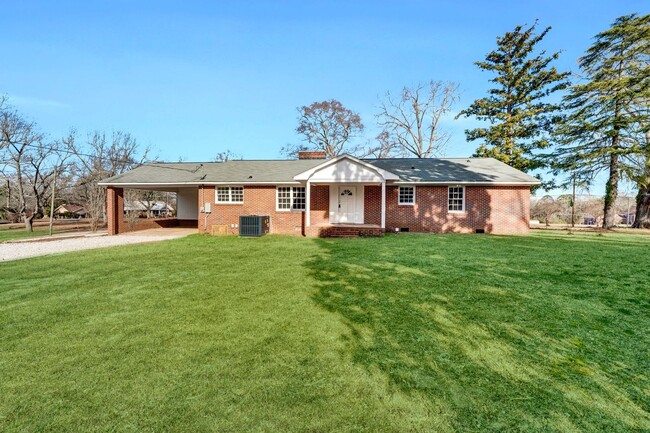 property at 641 W Main St