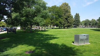 1190 Clermont St in Denver, CO - Building Photo - Building Photo