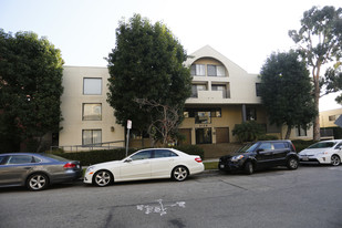 2120 Bentley Ave in Los Angeles, CA - Foto de edificio - Building Photo