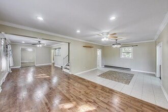 135 E 55th St in Westmont, IL - Building Photo - Building Photo