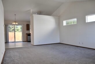 661 Bushwood Ave in Coeur d'Alene, ID - Building Photo - Building Photo
