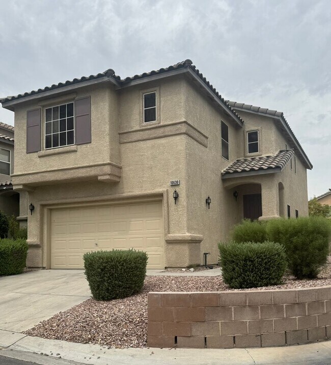 10630 Lunar Crest Ave in Las Vegas, NV - Building Photo - Building Photo