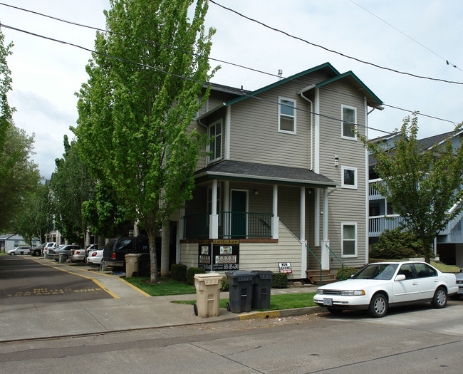 Covey Row Apartments in Corvallis, OR - Building Photo - Building Photo