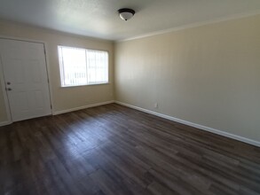 2507 Edison Ave in Sacramento, CA - Foto de edificio - Building Photo