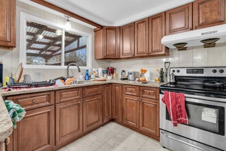 767 Scottsdale Dr in Guelph, ON - Building Photo - Building Photo