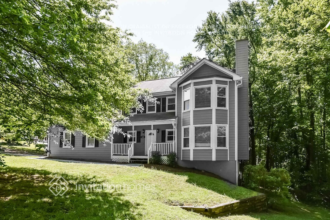 5024 Logans Run in Loganville, GA - Foto de edificio