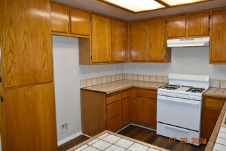 8100 Fernwood Ave in California City, CA - Building Photo - Building Photo