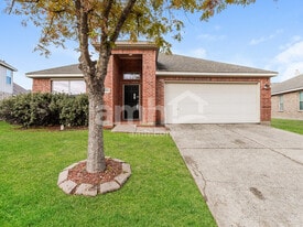 2024 Shady Glen Trail in Princeton, TX - Building Photo