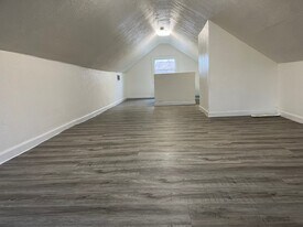 631 Tisdale Ave in Lansing, MI - Building Photo