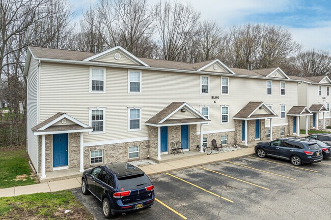 Hightree Townhomes in Allendale, MI - Building Photo - Primary Photo