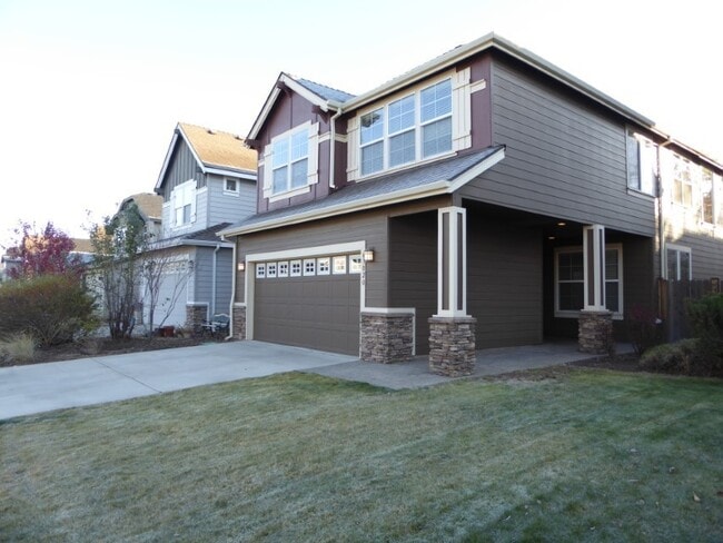 63020 NE Amherst Pl in Bend, OR - Building Photo - Building Photo