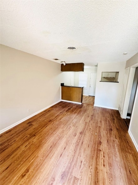 1521 Longview St in Mesquite, TX - Building Photo - Building Photo