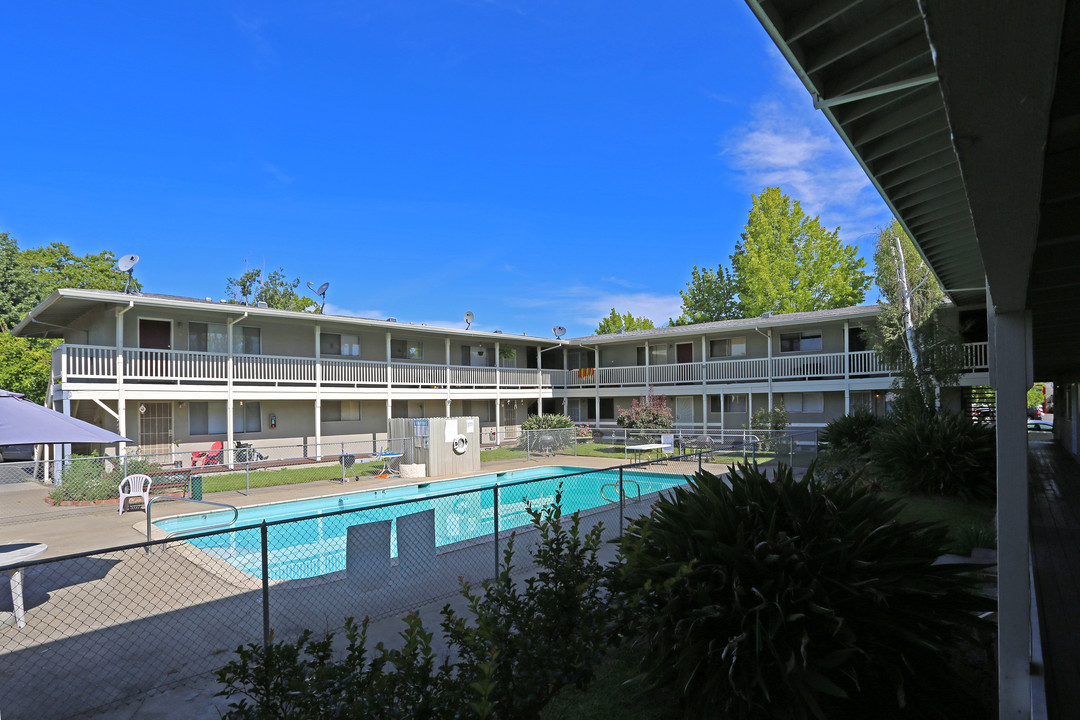 Bel Aire Garden Apartments in Roseville, CA - Building Photo