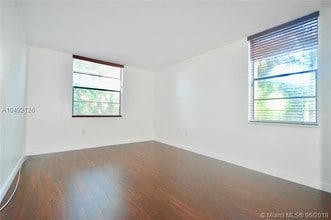 9440 Fontainebleau Blvd-Unit -204 in Miami, FL - Building Photo - Building Photo