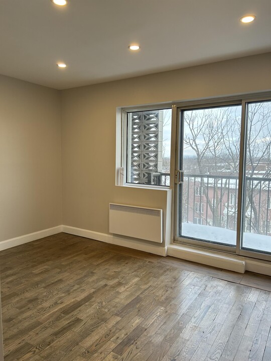 3355 Bd Rosemont in Montréal, QC - Building Photo