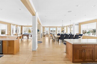 176 Beach Ln in Westhampton Beach, NY - Building Photo - Building Photo