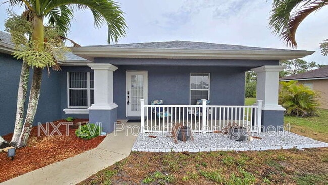 3105 Van Buren Pkwy in Cape Coral, FL - Building Photo - Building Photo