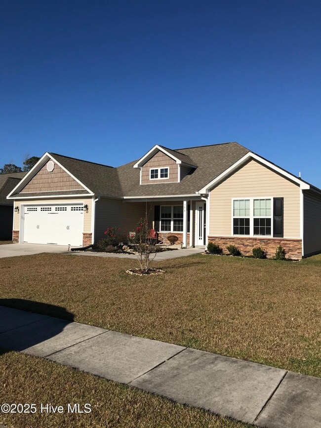 754 Radiant Dr in Jacksonville, NC - Building Photo - Building Photo