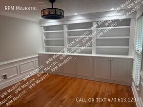 6960 Whispering Oaks Ct in Stone Mountain, GA - Building Photo - Building Photo