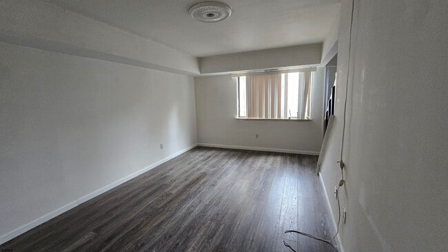 2738 Evergreen Ct in Hamilton, NJ - Foto de edificio - Building Photo