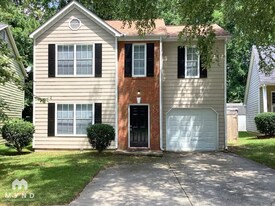 2005 McEwen Cir in Austell, GA - Building Photo