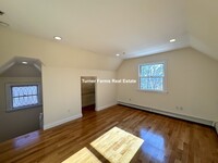 10 Selkirk Rd, Unit 4 in Boston, MA - Foto de edificio - Building Photo