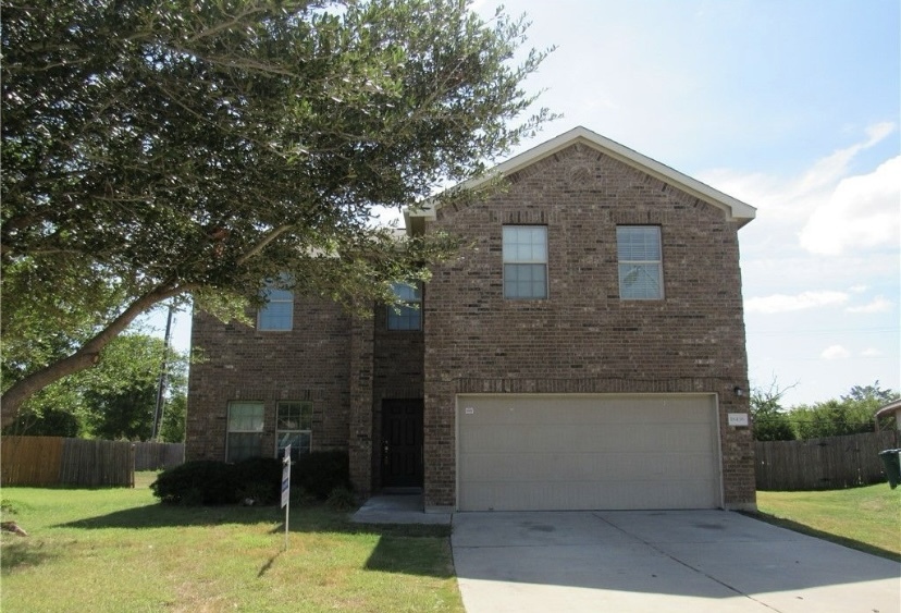 18436 Cloudmore Ln in Elgin, TX - Foto de edificio