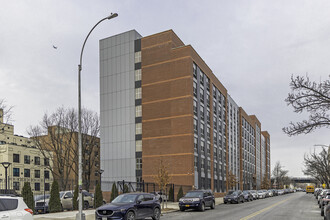 Sweetgum Apartments in Bronx, NY - Foto de edificio - Building Photo