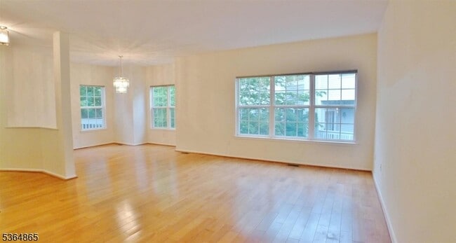 1310 Grandview Ct