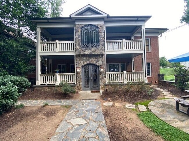 property at 685 Penn Ave NE