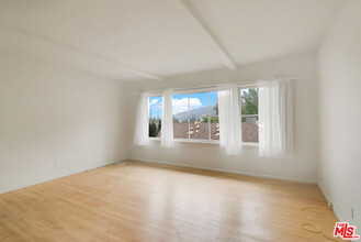 11165 Sunshine Terrace in Los Angeles, CA - Building Photo - Building Photo