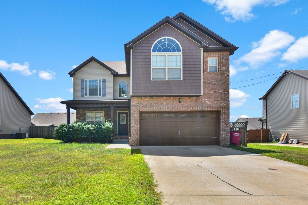 3442 Bradfield Dr in Clarksville, TN - Building Photo