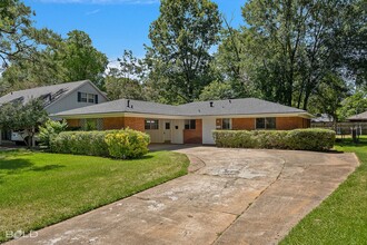 321 Tallow Ln in Shreveport, LA - Building Photo - Building Photo