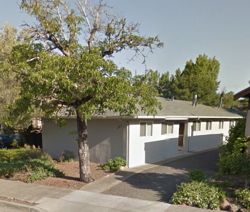 131 9th St in Santa Rosa, CA - Building Photo