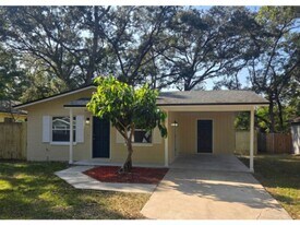 2522 Poinsetta Ave in Sanford, FL - Building Photo