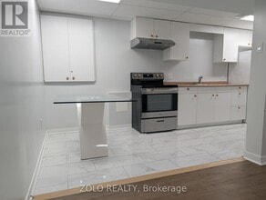 31 Buchanan St in Barrie, ON - Building Photo - Building Photo