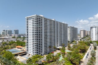 Winston Towers 600 in Sunny Isles Beach, FL - Building Photo - Primary Photo