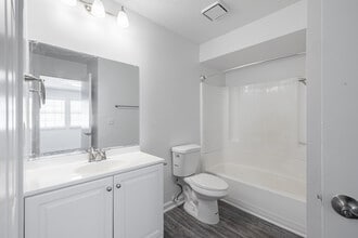 Osprey on the Bluffs in Savannah, GA - Building Photo - Interior Photo