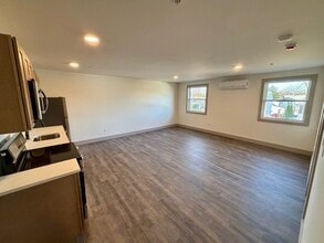 747 Pontiac in Cranston, RI - Building Photo - Building Photo