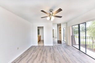5731 57th Way in West Palm Beach, FL - Building Photo