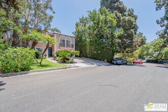 3290 Malcolm Ave in Los Angeles, CA - Building Photo - Building Photo