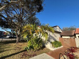 9211 SW 123rd Ave Ct in Miami, FL - Building Photo