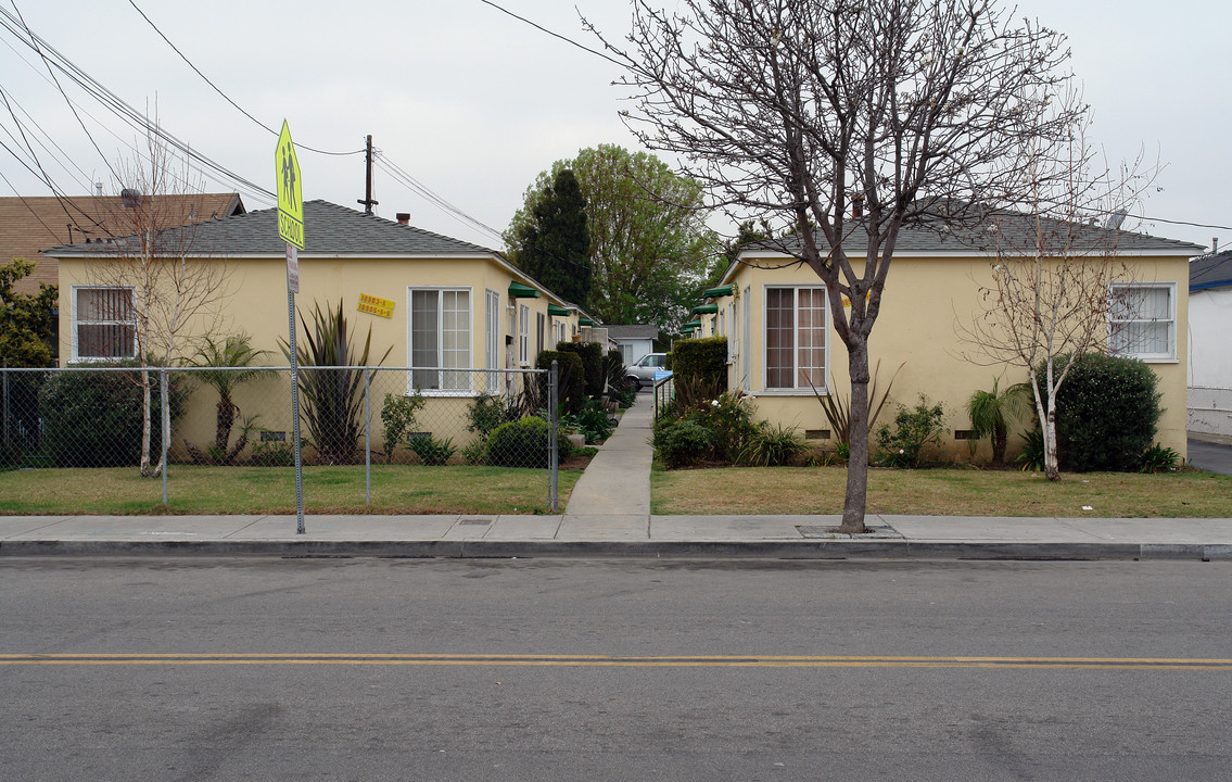 10901 S Freeman Ave in Inglewood, CA - Foto de edificio