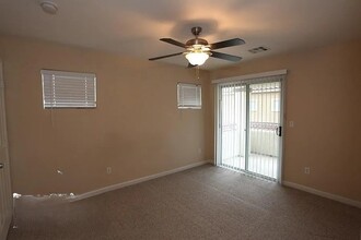 3528 E Carisbrook Dr in North Las Vegas, NV - Building Photo - Building Photo