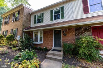 8914 Shamrock Ct in Springfield, VA - Building Photo - Building Photo