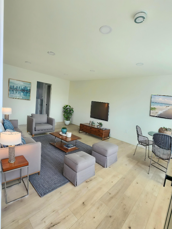 7012 Heil Ave in Huntington Beach, CA - Building Photo - Building Photo