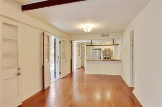 523 Dumaine St in New Orleans, LA - Foto de edificio - Building Photo